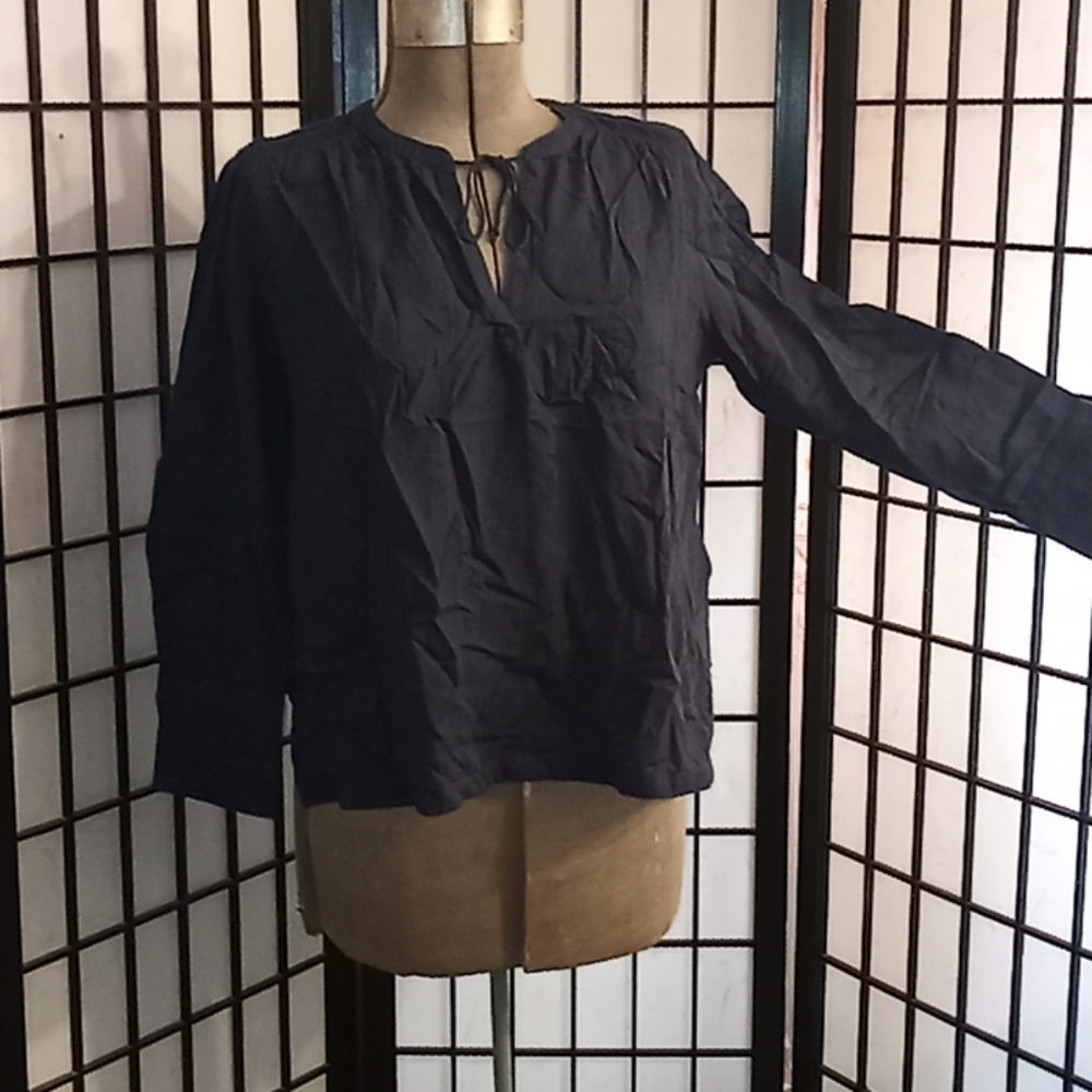 New LEVIS top